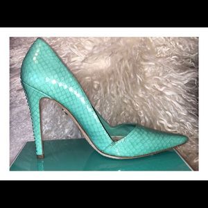 Alice + Olivia Green Snake-embossed Leather Pumps